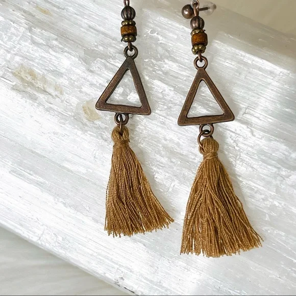 Tassel Hanging earrings OPEN TRIANGLE and beads BOHO CHIC mixed textured NEW - Picture 5 of 7